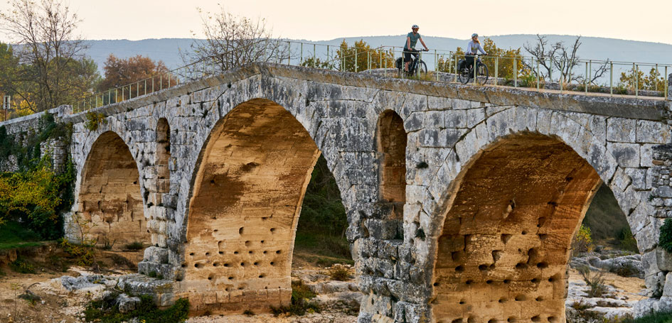 Pont Julien à Bonnieux