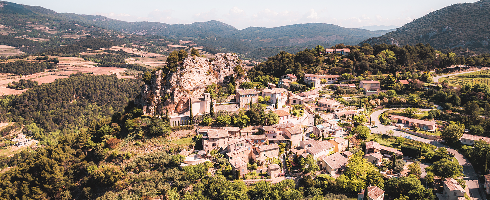 Village de la Roque-Alric en Vaucluse © LezBroz